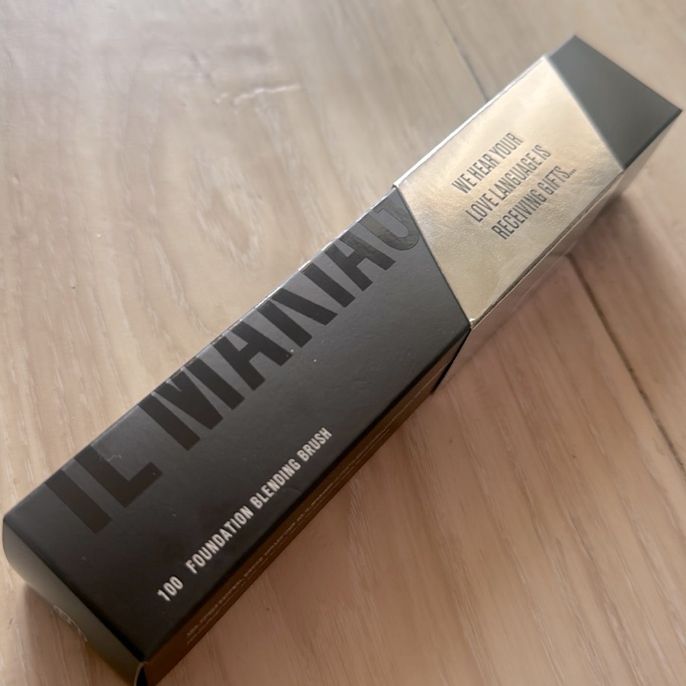 Il Makiage 100 Foundation Blending Brush